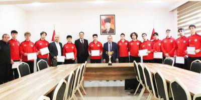 Kaymakam Öztürk, İl Birincisi Öğrencileri Ağırladı