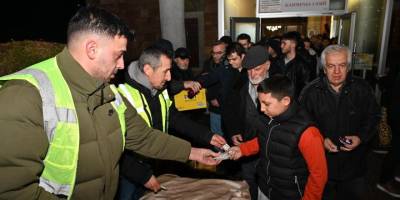 Bozüyük'te Vatandaşlara Kandil İkramı