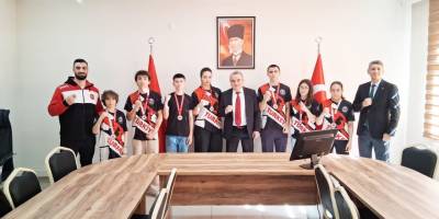 Kaymakam Öztürk Başarılı Sporcuları Tebrik Etti