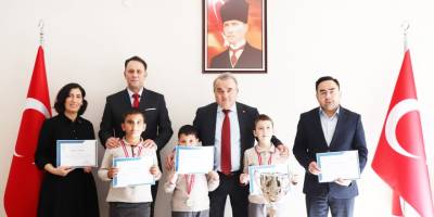 Kaymakam Öztürk'ten Öğrencilere Tebrik