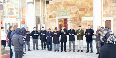 Umre Yolcuları Dualarla Uğurlandı