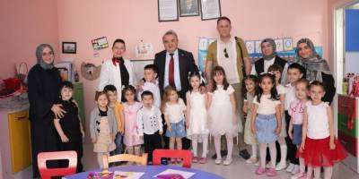 Kaymakam Öztürk'ten Minik Öğrencilere Ziyaret