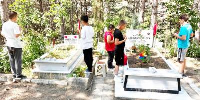Kuran Kursu Öğrencilerinden Örnek Davranış