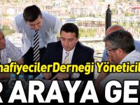 TUHAFİYECİLER DERNEĞİ YÖNETİCİLERİ İLE BİR ARAYA GELDİ