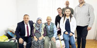 Sandığa Giden Ayşe Teyzeye Yeni Parti’den Ziyaret