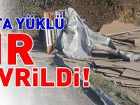 SUNTA YÜKLÜ TIR DEVRİLDİ 1 YARALI