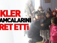 MİNİKLER POLİS AMCALARINI ZİYARET ETTİ