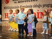 MİNİKLER DUYGULANDIRDI