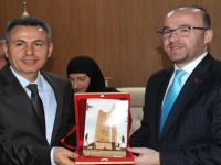 Başkan Yardımcısı Hayrettin Eldemir Muhtarlar ile birlikte Vali Elban'ı ziyaret etti