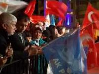 AK PARTİLİLER SOKAĞA DÖKÜLDÜ