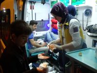 TIR ÇARPTI, OTOBÜS DEVRİLDİ