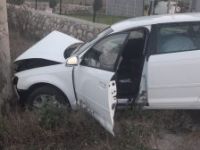 YOLDAN ÇIKTI DİREĞE ÇARPTI