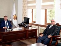 VALİ BÜYÜKAKIN'DAN DİYANET VAKFI'NA KURBAN BAĞIŞ