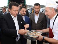 PAZARCILARDAN AŞURE İKRAMI