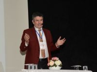 SALON VE KORİDORLAR HAYRANLARI İLE DOLDU TAŞTI