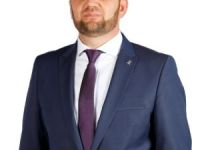 'BİRİLERİ KONUŞACAK AK PARTİ YAPACAK'