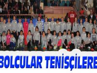 VOLEYBOLCULAR TENİSÇİLERE KARŞI