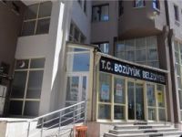BOZÜYÜK BELEDİYESİ'NİN TABELASI DEĞİŞTİ