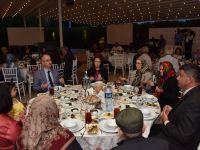 BOZÜYÜK’TE ŞEHİT VE GAZİ AİLELERİ ONURUNA İFTAR YEMEĞİ VERİLDİ