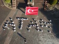 MİNİKLERDEN BÜYÜK GÖSTERİ