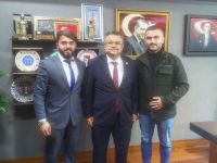 AK GENÇLERDEN MİLLETVEKİLİNE ZİYARET