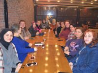 MUTSUZ KADIN, UMUTSUZ GELECEKTİR