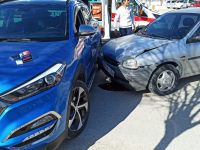 OTOMOBİLLER ÇARPIŞTI