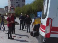 MOTOSİKLETLE AMBULANS ÇARPIŞTI
