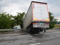 YABANCI UYRUKLU ŞOFÖR YOLDAN ÇIKTI