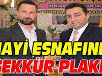 BAŞKAN BAKICI'YA SANAYİ ESNAFINDAN TEŞEKKÜR PLAKETİ