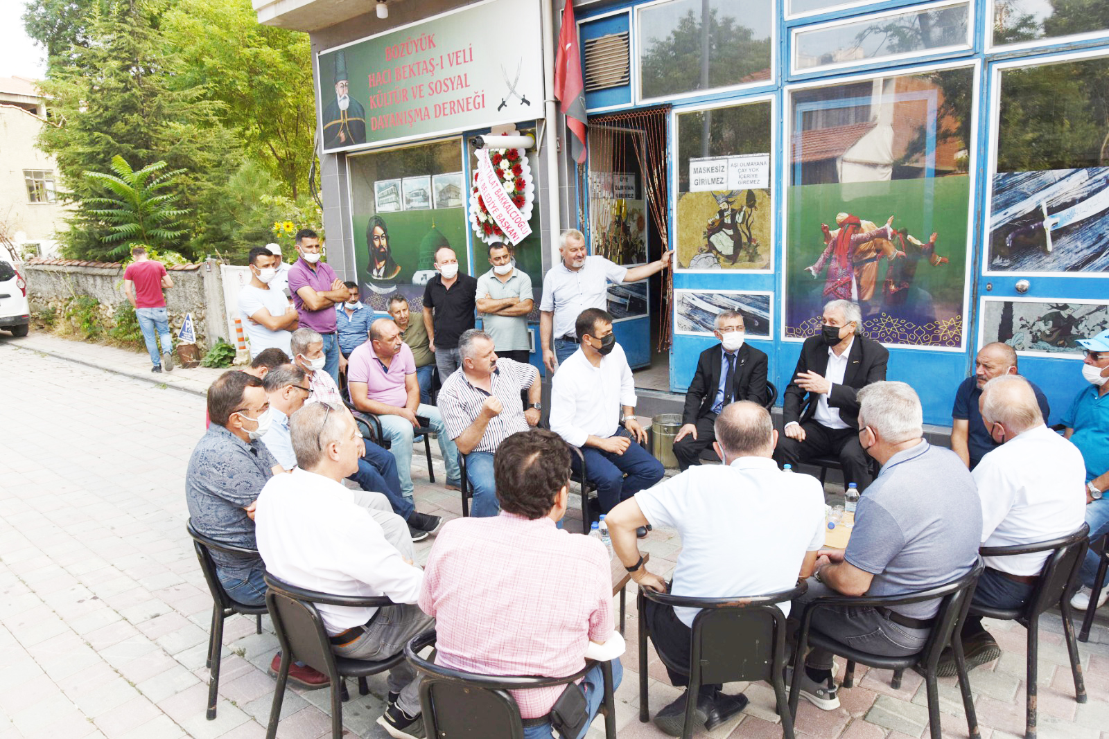 baskan-bakkalcioglu-asure-etkinligine-katildi.jpeg