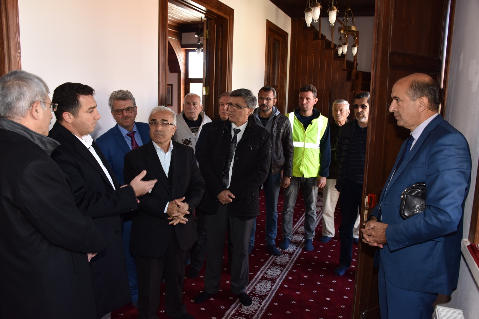 bsk--bursa-vakiflar-bolge-muduru-ziyaret-sogukpinar-camii--1.jpeg