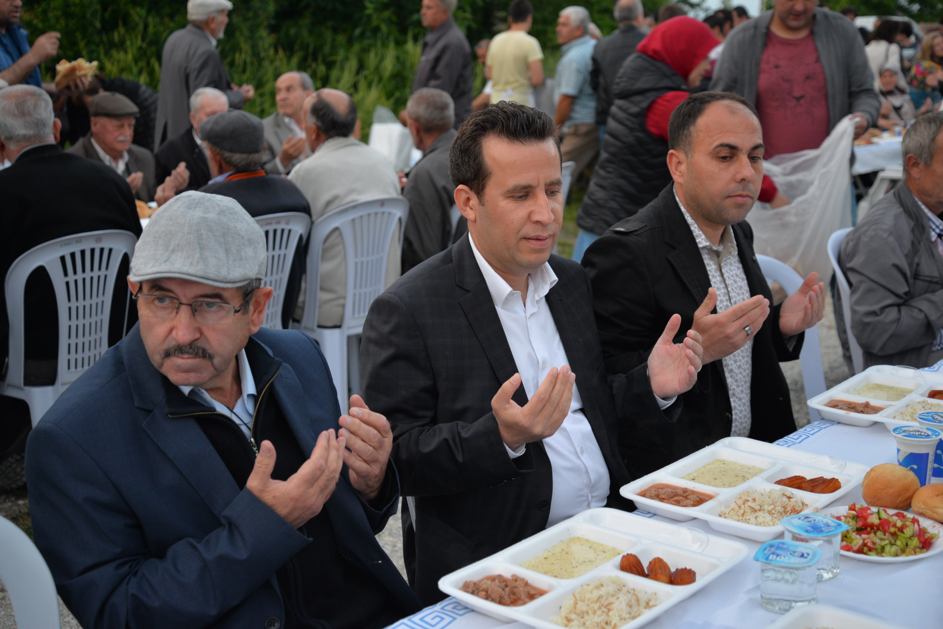 hamidiye-koyundeki-iftar-programinda-koyluler-hasret-giderdi.jpg