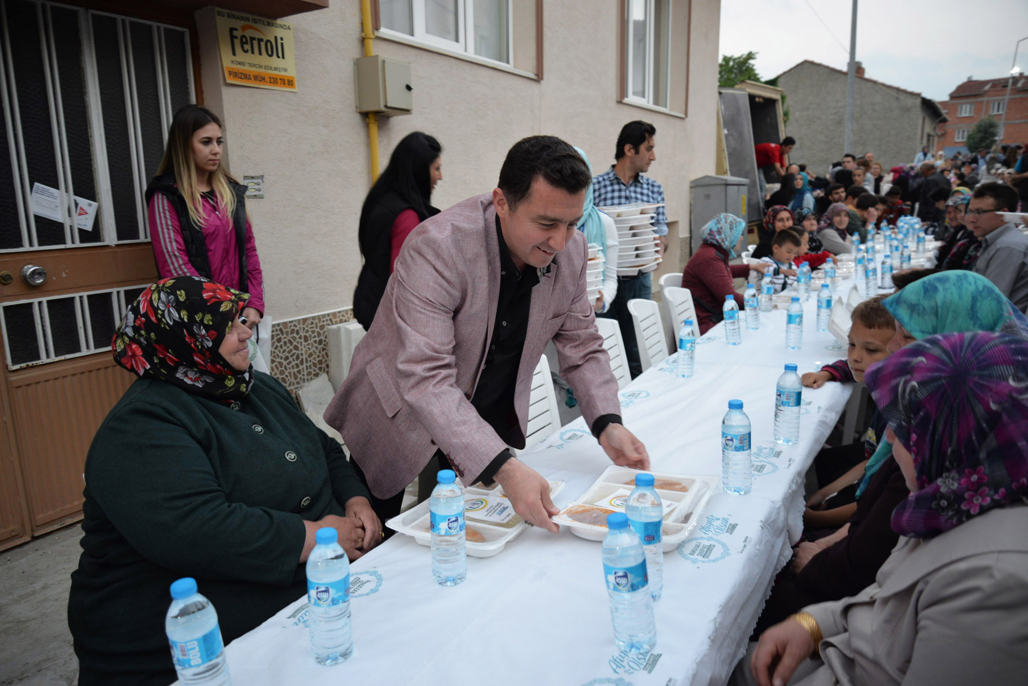 mahalle-iftarlari-yenidogan-mah.-1.jpg