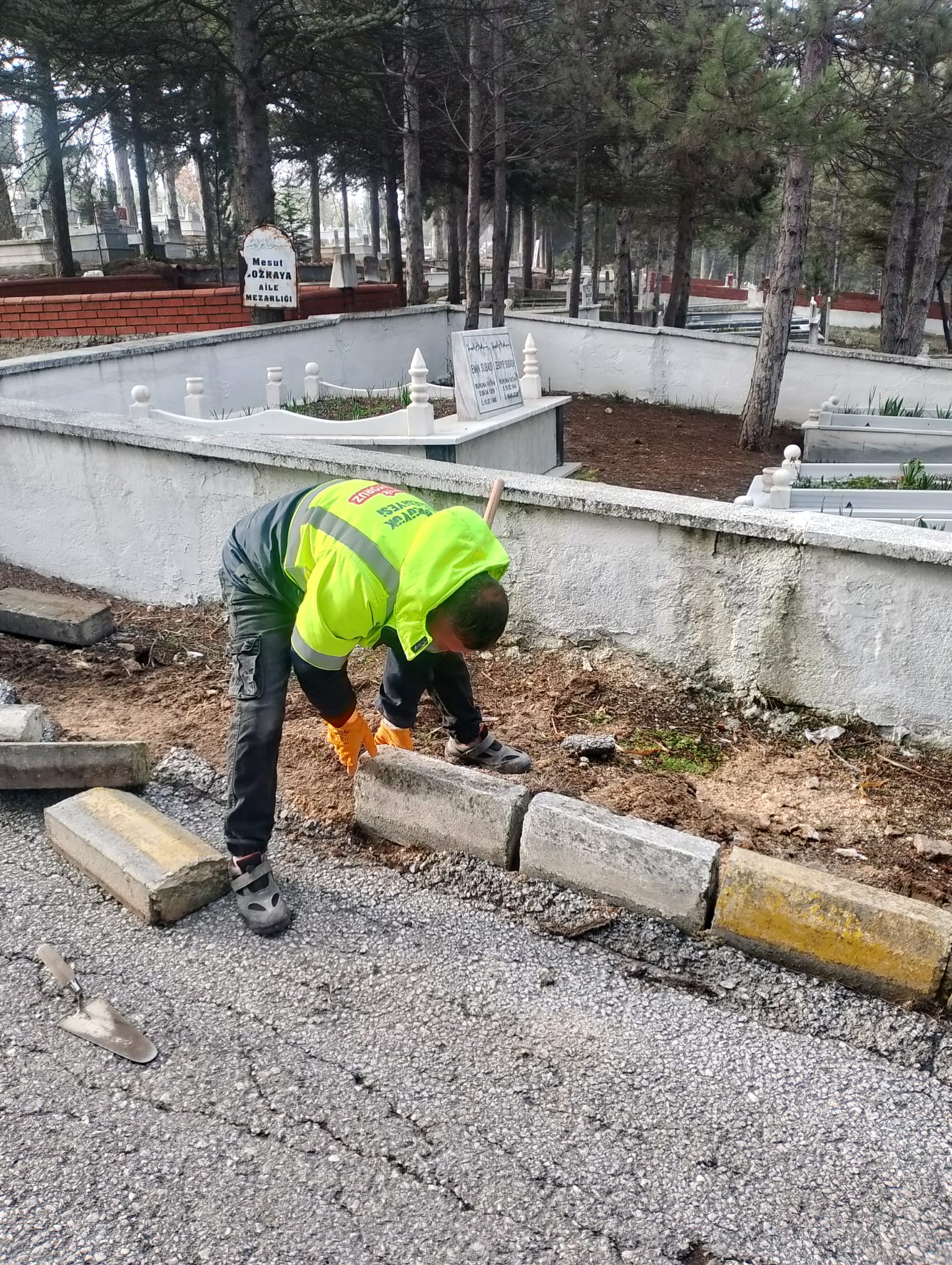 mezarlik2.jpg
