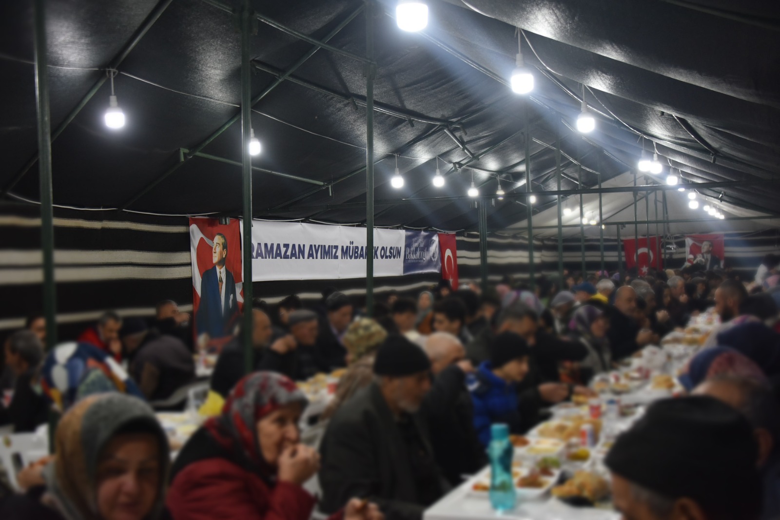 milletvekili-yasar-tuzun-iftarini-bozuyuklu-hemsehrileri-ile-birlikte-actisa-001.jpeg