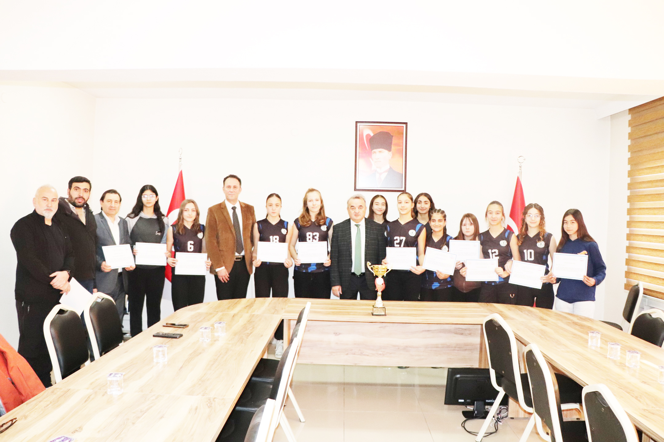 ozturkogrenci.jpg