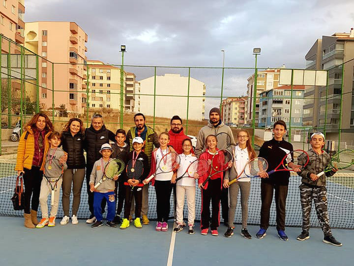 tenis-takimi-eskisehir-hazirlik-turnuvasi-1.jpg